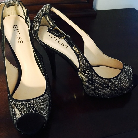 Lace peep toe heels - Picture 2 of 4